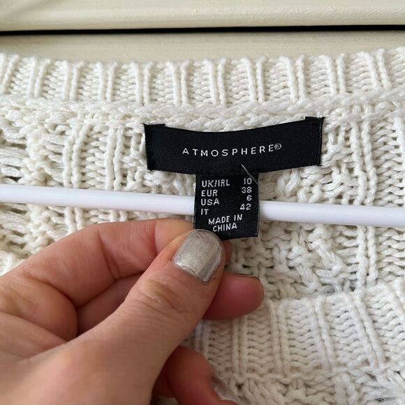 ATMOSPHERE || Womans Size 6 knit cream Sweater - Picture 5 of 5